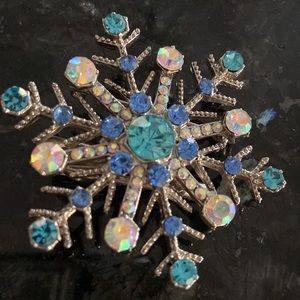 Beautiful snowflake pin/hair clip, silver, with blue and clear crystals